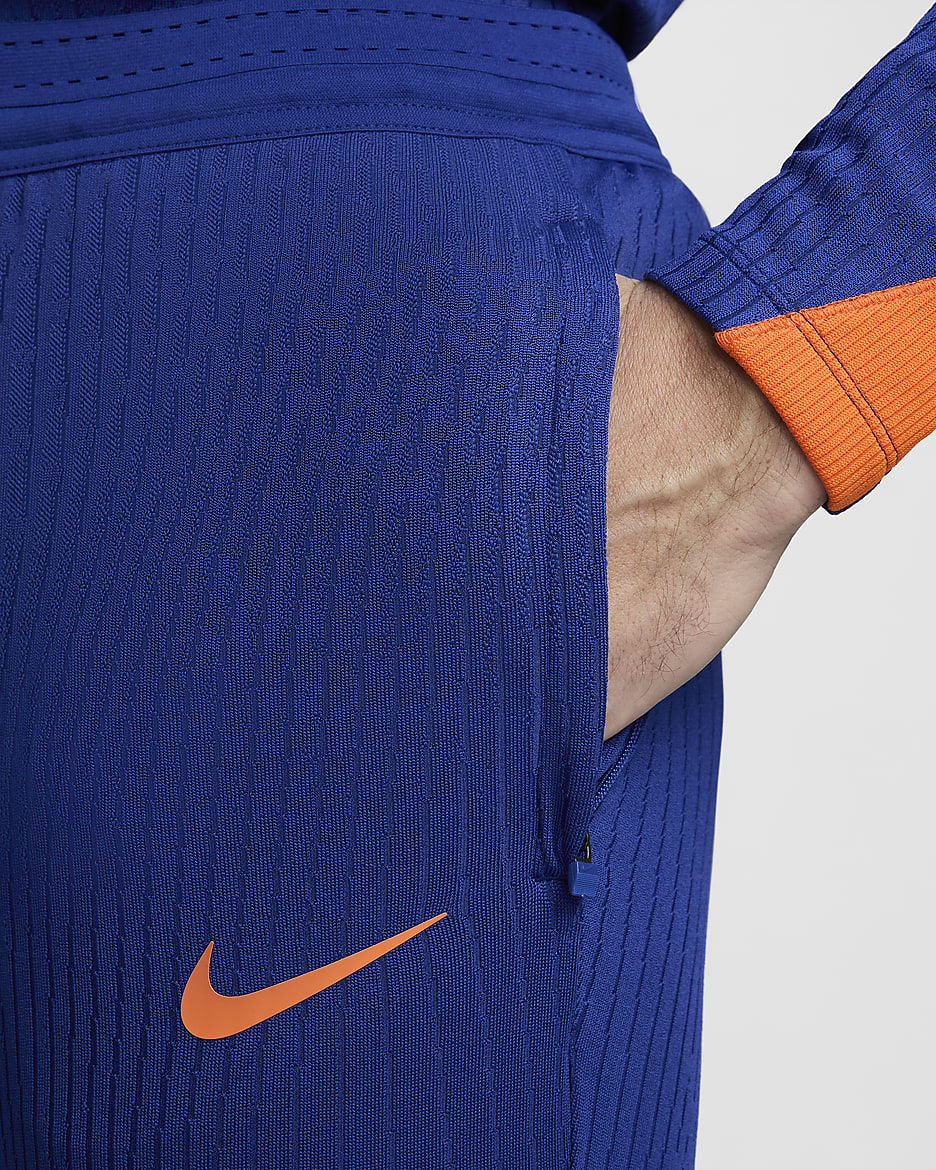 Netherlands Strike Elite Men s Nike Dri FIT ADV Football Knit Pants. Nike NL